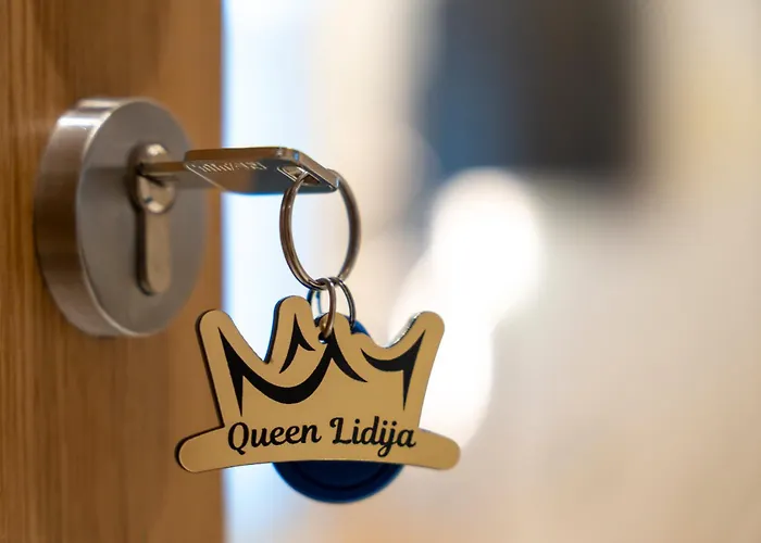 Queen Lidija Apartment *